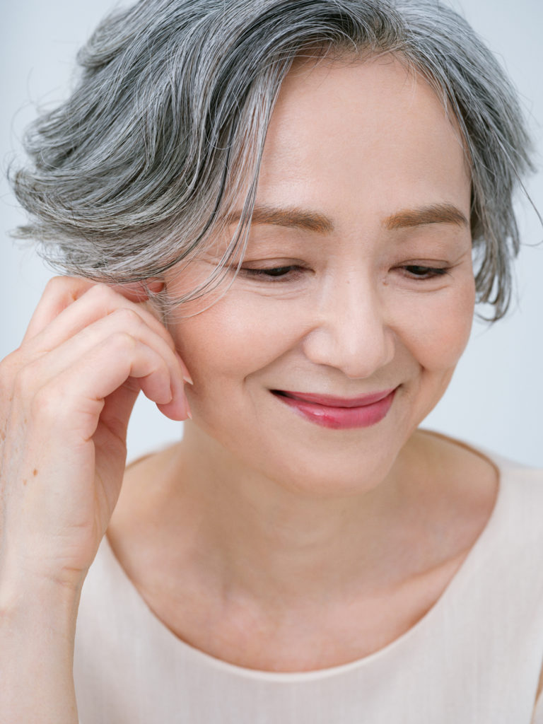 青木沙織里　科研ファルマ コロニールメディエッセンス リンクル＆ホワイト