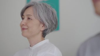 【青木沙織里】前立腺がんの啓発動画に出演中!